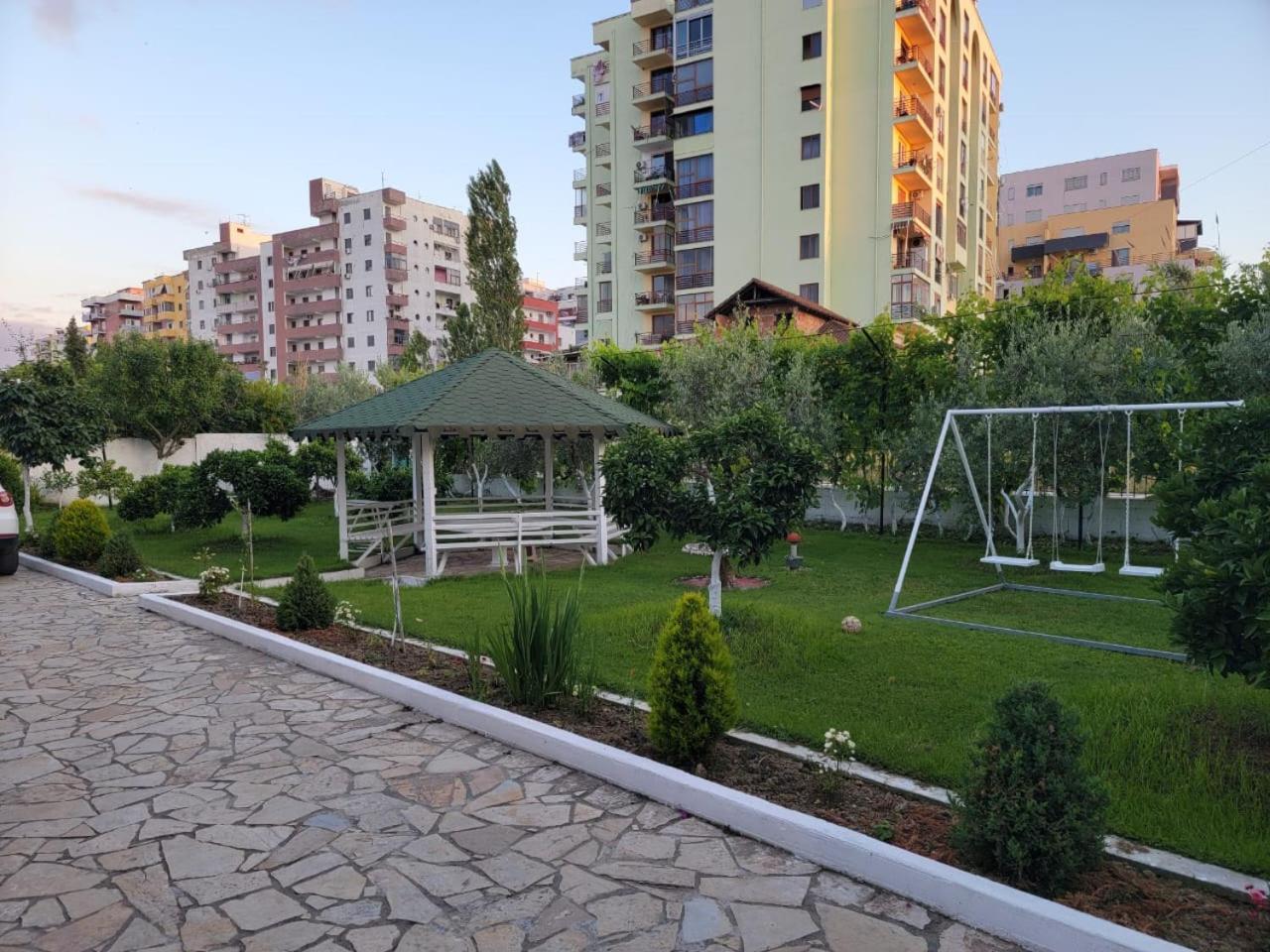 Vila Islami Durrës Esterno foto