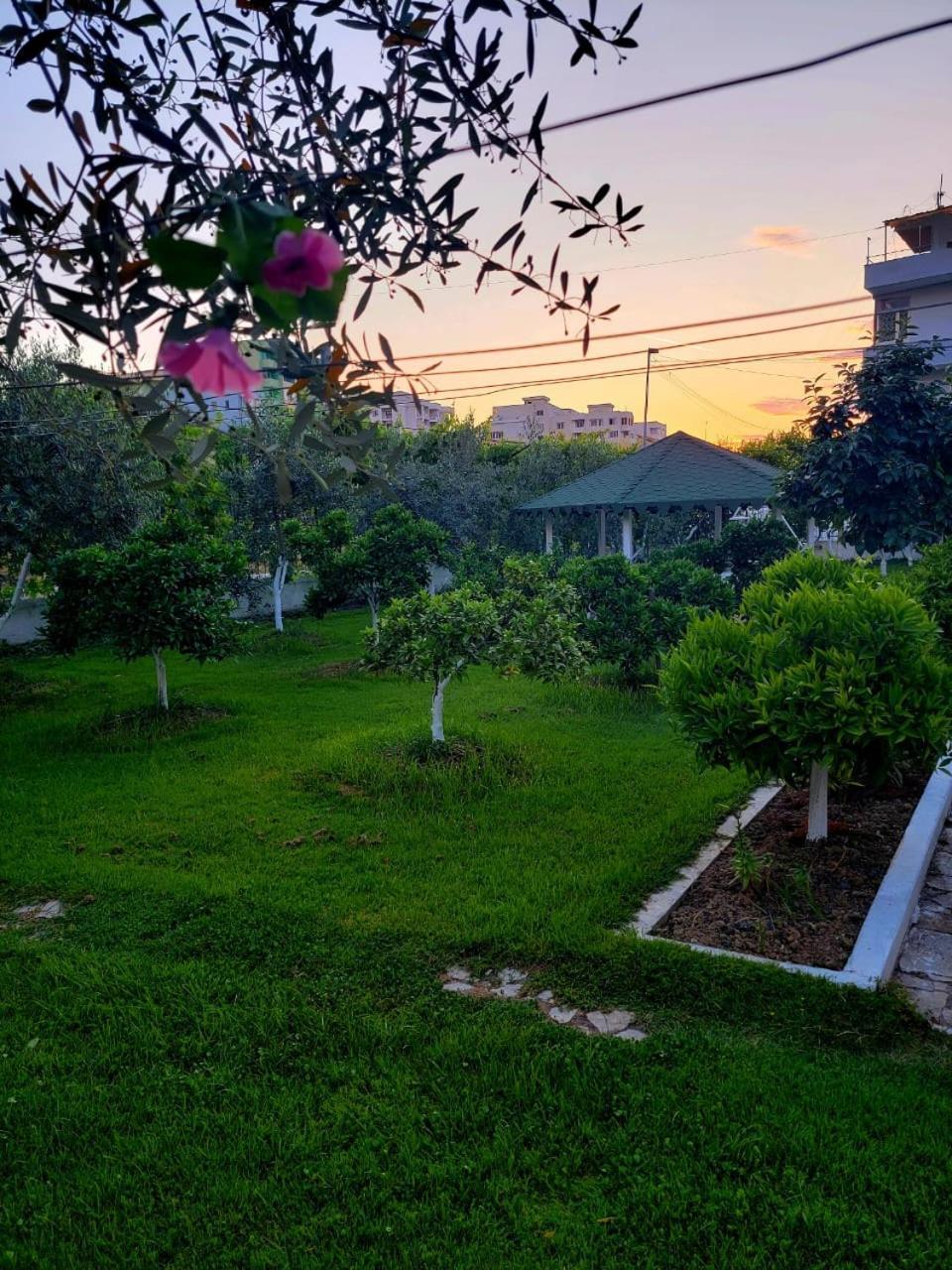 Vila Islami Durrës Esterno foto
