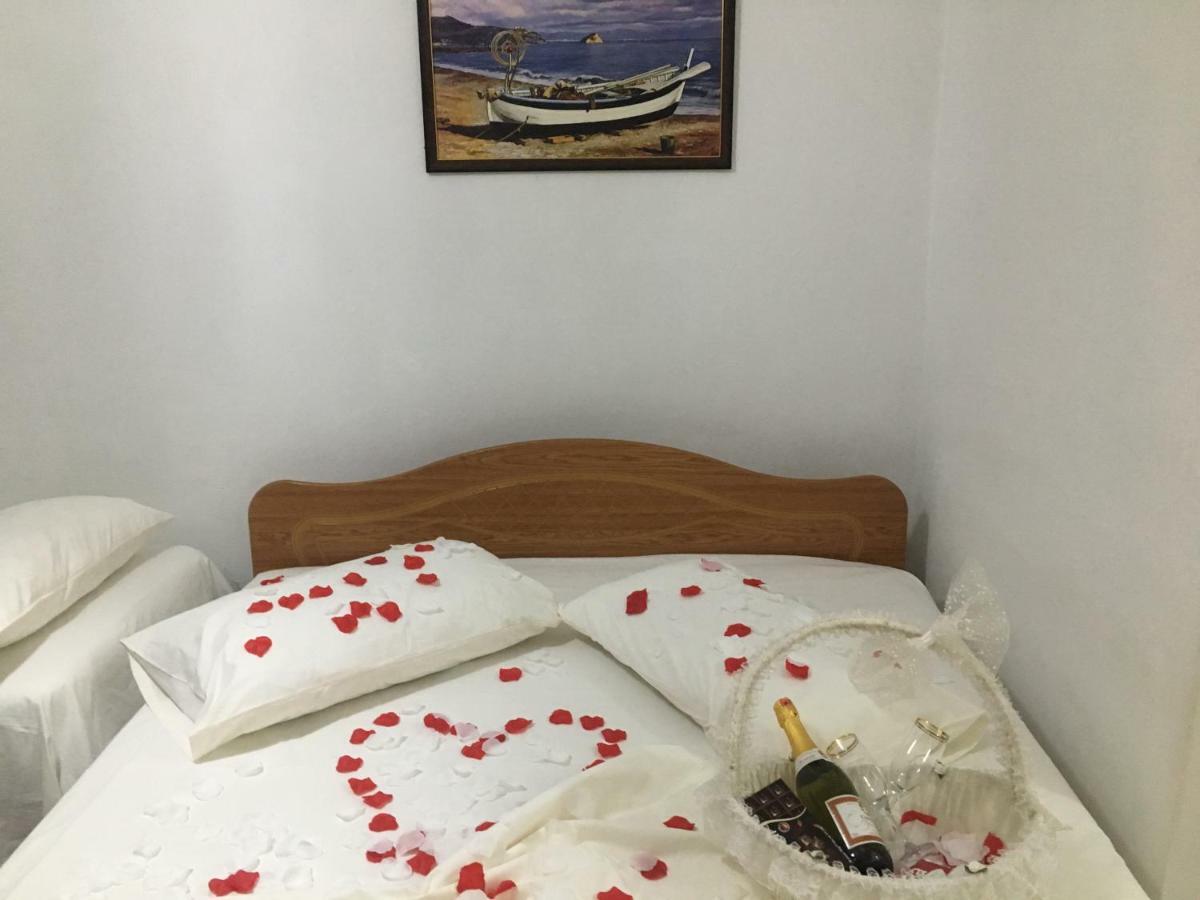 Vila Islami Durrës Esterno foto